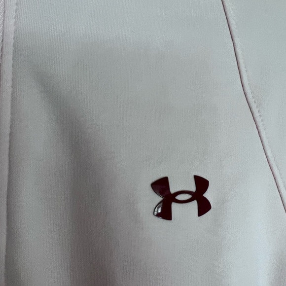 Like New! Light Pink Under Armour 1/2 Zip, size Medium - Picture 7 of 9